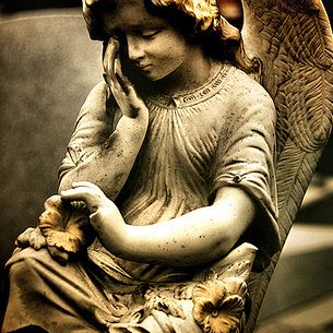 Angel Statue (Larmes)