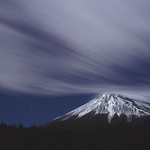 Cloud crashes in Mt. Fuji