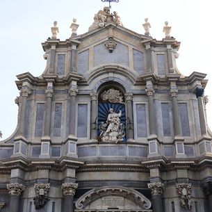 Façade de Giovanni Battista Vaccarini, 1736, cathédrale Sant'Agata, piazza del Duomo, Catane, Sicile, Italie.