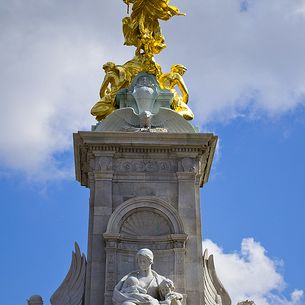 London Days ~ Buckingham's Monument