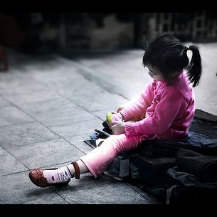 VIETNAM - The Pink Girl and her Shoe ! :o)